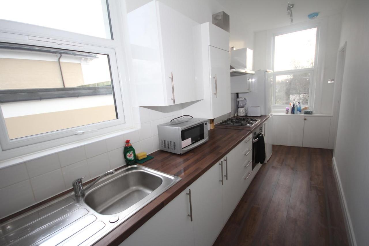 Great West Road Apartments Flat C Лондон Экстерьер фото